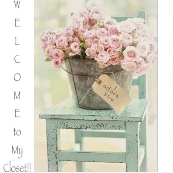 ๐  Meet your Posher: Valerie ๐ - Picture 3 of 16